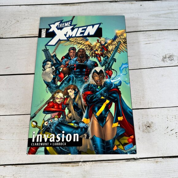 Marvel X-Treme X-Men: Invasion Comic Book By Chris Claremont & Salvador Larroca - Picture 1 of 8
